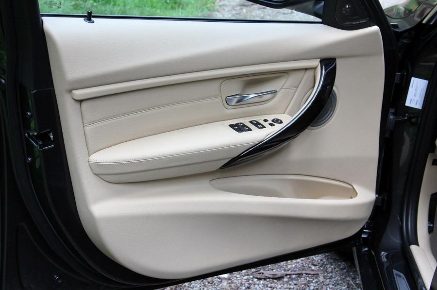  BMW 3-Series Sports Wagon 2014 года  (фото 12 из 48)